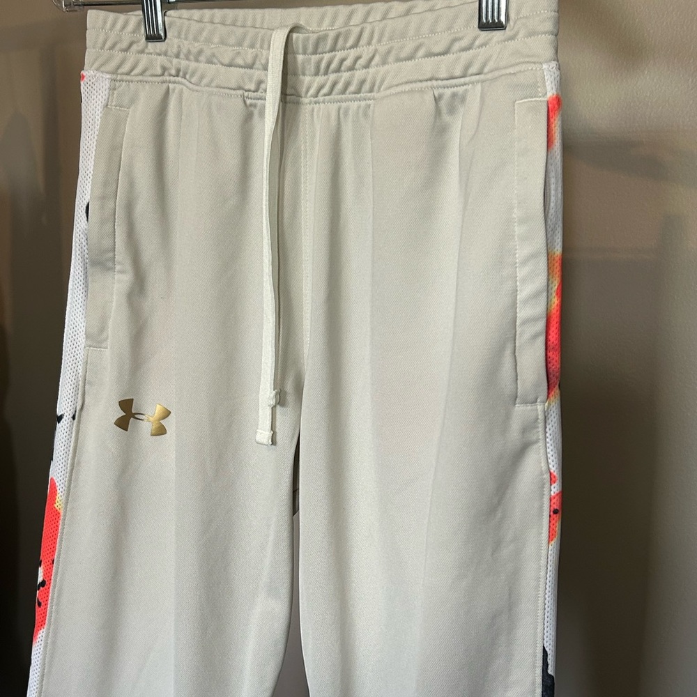 Women’s SML Under Armor Warm Up Pants